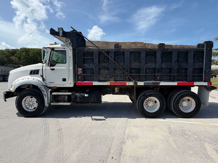 2006-mack-granite-ct713-image-6