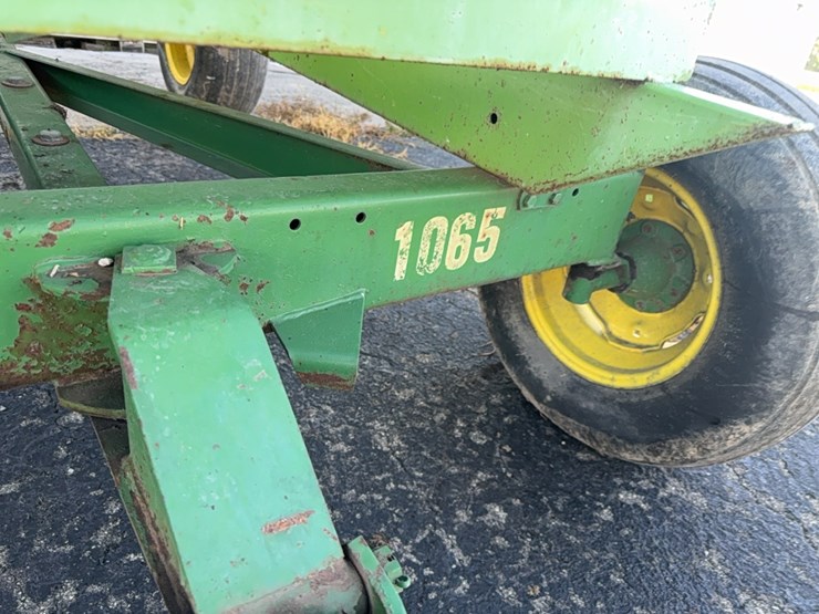 parker-gravity-wagon-w/-john-deere-gear-image-20