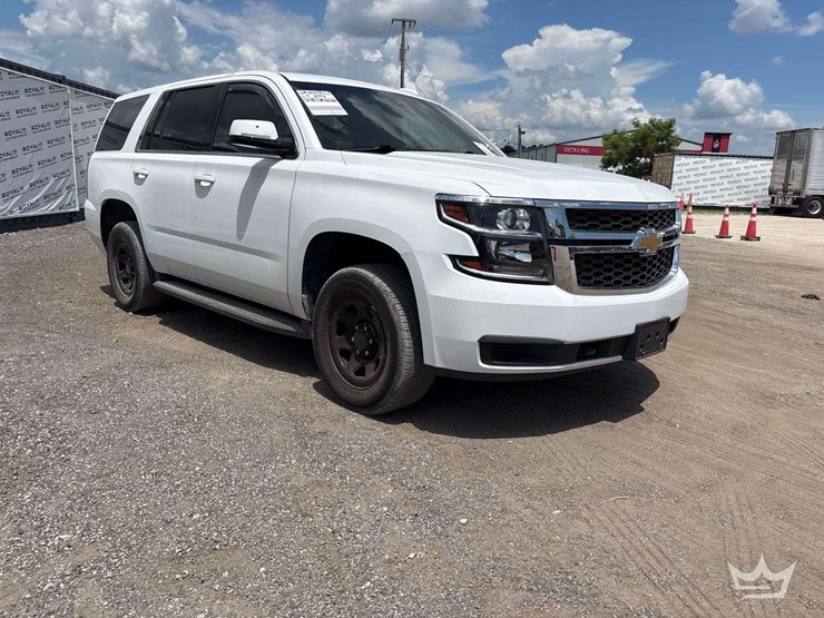 2019-chevrolet-tahoe-image-2