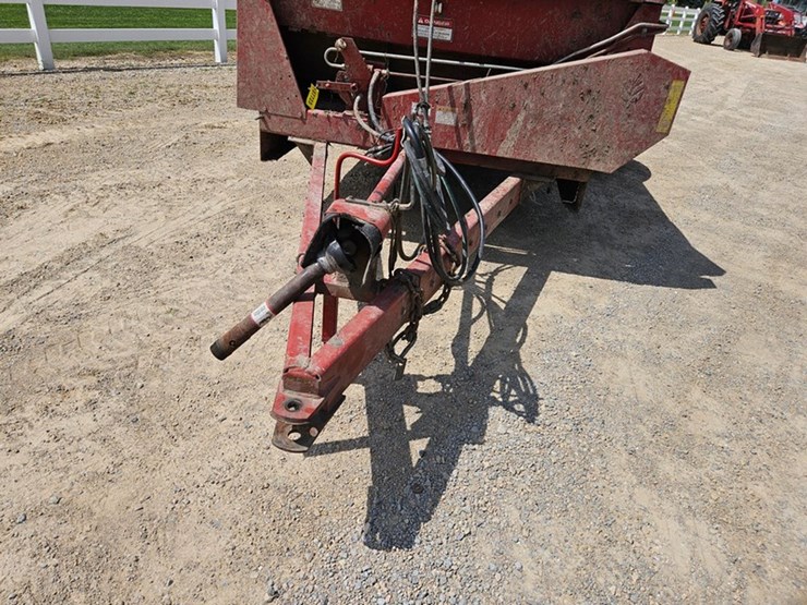 new-holland-195-image-9