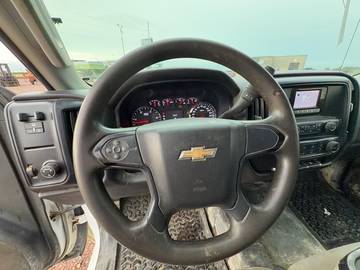 2015-chevrolet-silverado-3500-image-28