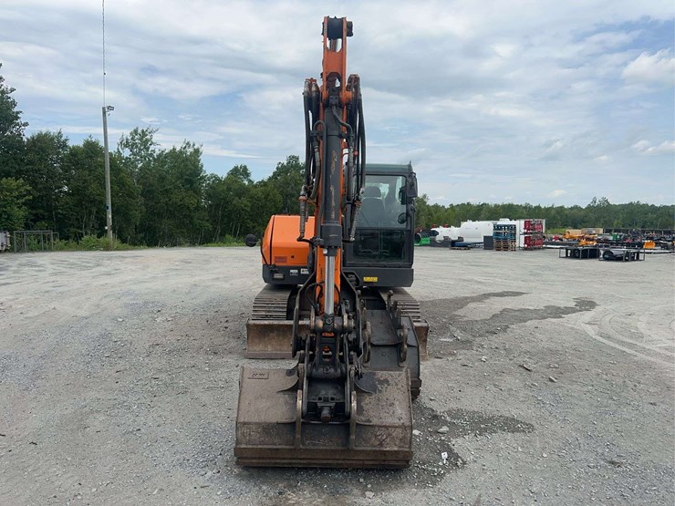 2023-develon-dx89r-excavator-with-2-buckets-image-2