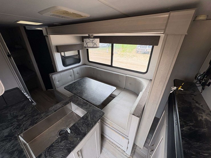 2022-forrest-river-tracer-27'-travel-trailer-image-20