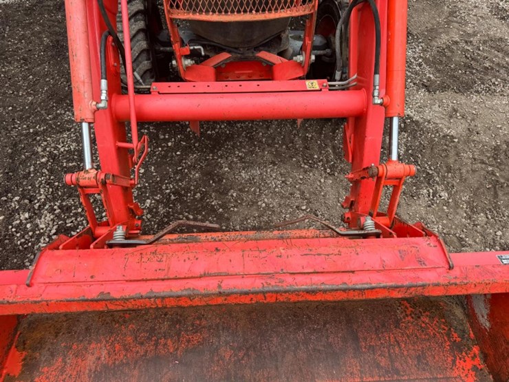 2017-kubota-l4060-image-11
