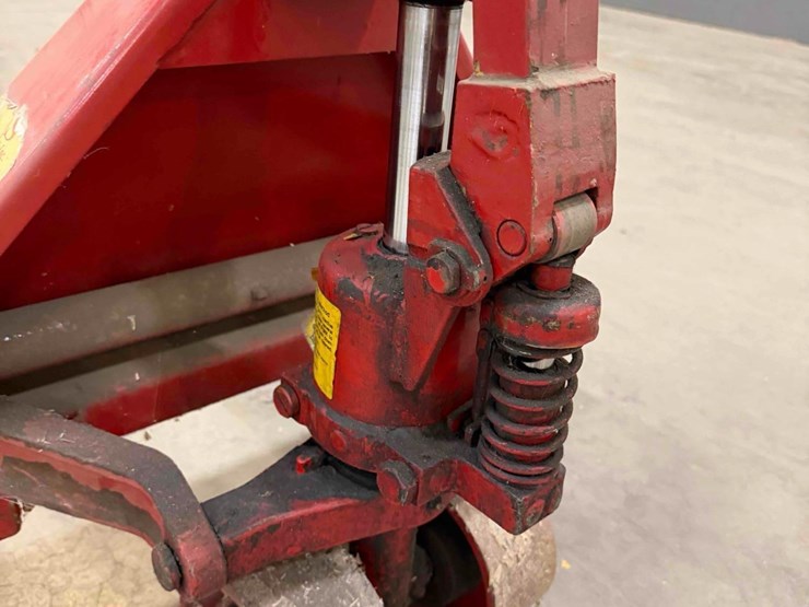 manual-pallet-jack-image-8