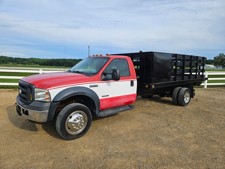 2007-ford-f550-image-1
