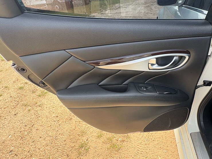 2013-infiniti-m37-4-door-sedan-(156,834-miles)-image-15