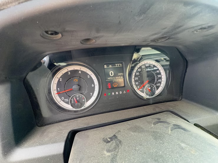 2016-dodge-2500-image-30
