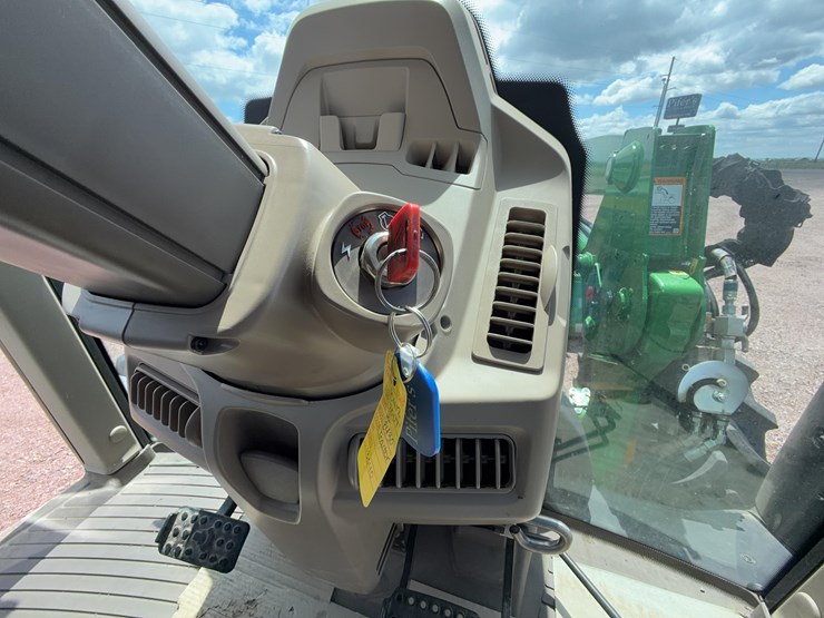 2023-john-deere-6130m-image-49