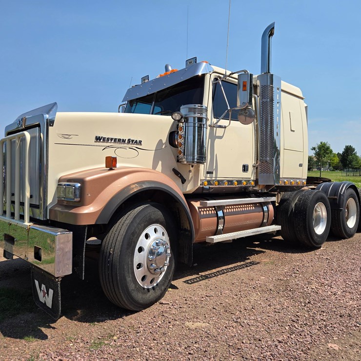 2011 WESTERN STAR 4900FA