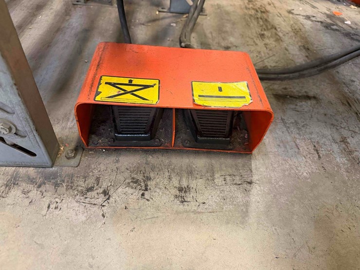 lee-l36-30-mod-electric-hydraulic-scissor-lift-image-6