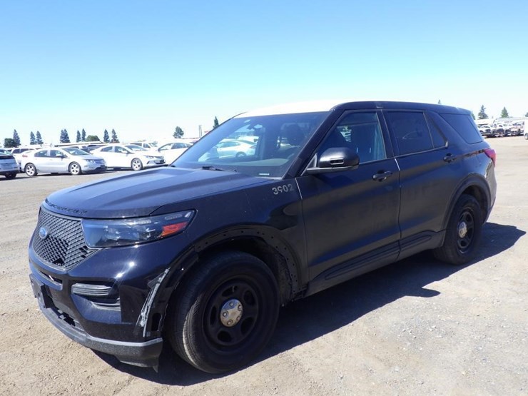2021-ford-explorer-image-2