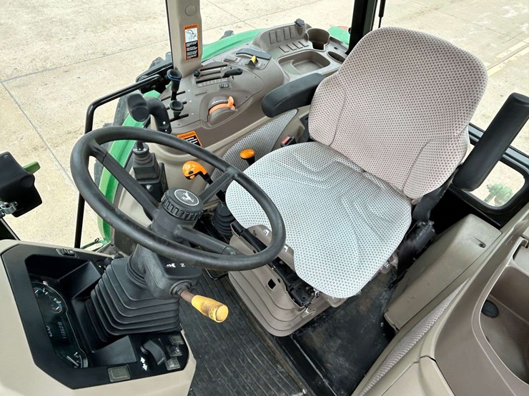 2019-john-deere-6120e-image-42