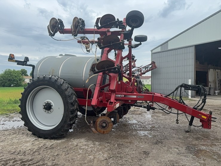 case-ih-2800-image-4