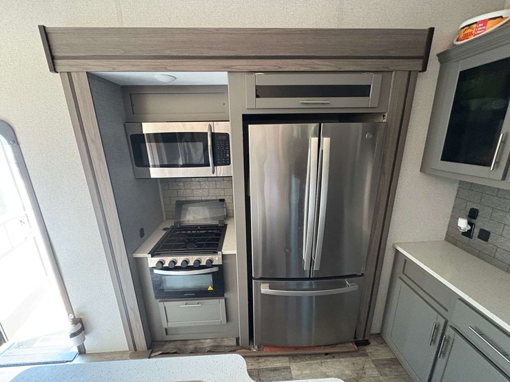 2021-keystone-volante-40'-5th-wheel-travel-trailer-image-12