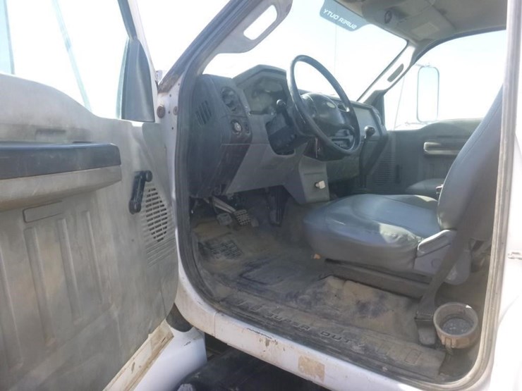 2011-ford-f750-image-11