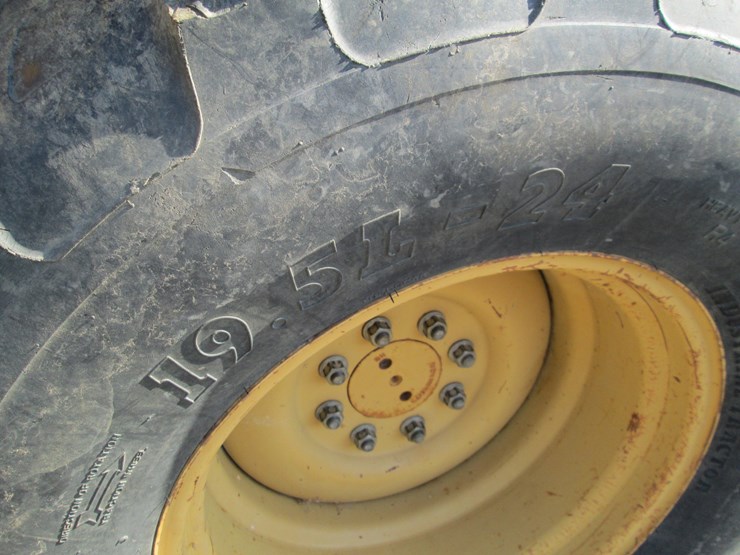 2004-caterpillar-420d-image-22