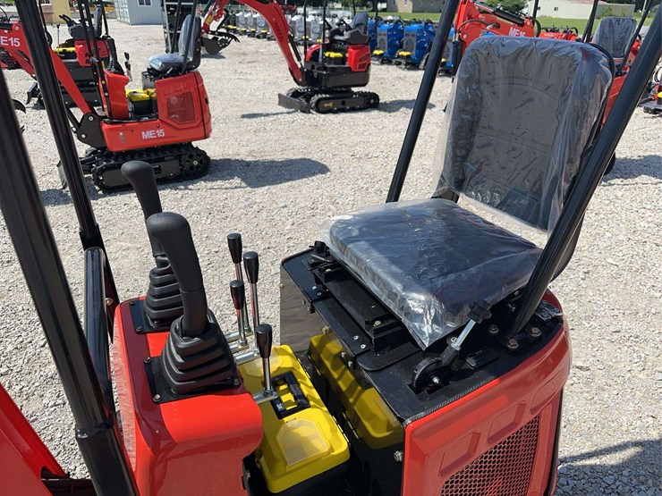 2026-me15-mini-excavator-image-8