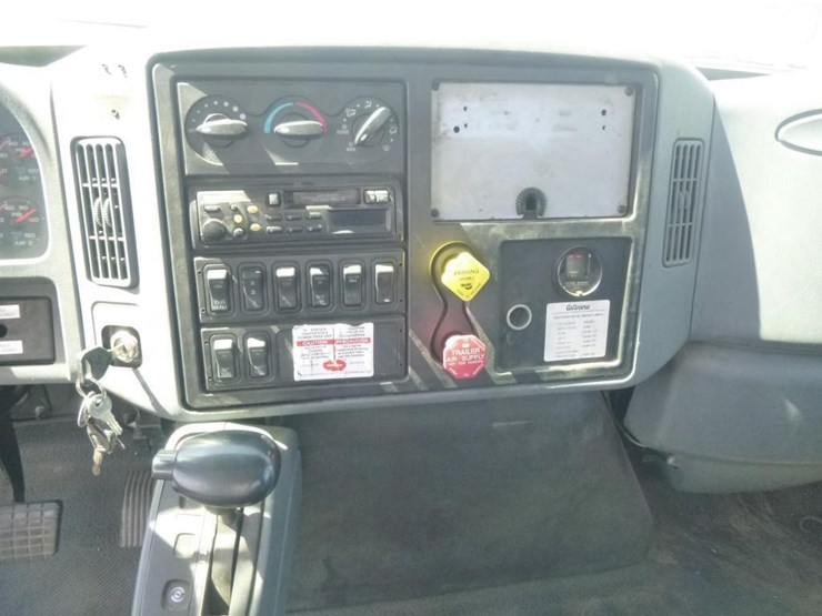 2007-international-durastar-4400-image-12