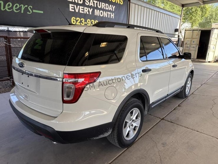 2012-ford-explorer-image-8