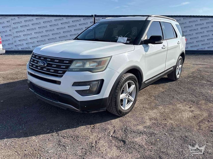 2016-ford-explorer-image-1