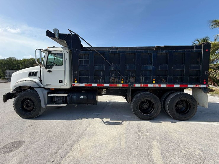 2006-mack-granite-ct713-image-8