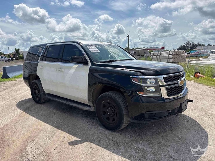 2018-chevrolet-tahoe-image-2