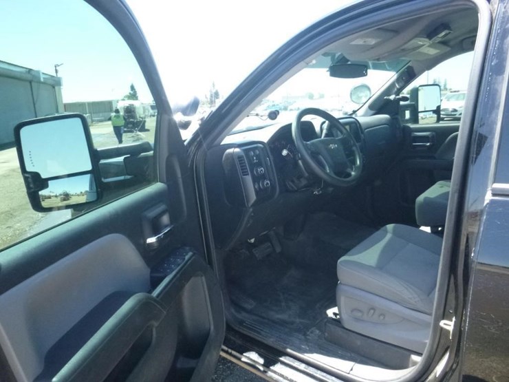 2017-chevrolet-1500-image-6