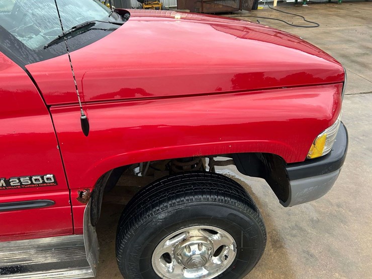 2001-dodge-2500-image-18