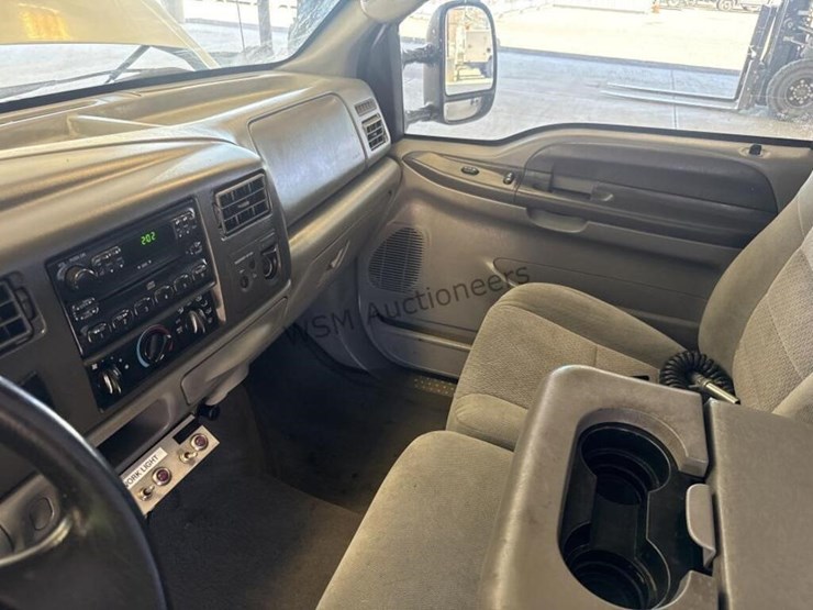 2004-ford-f350-image-23