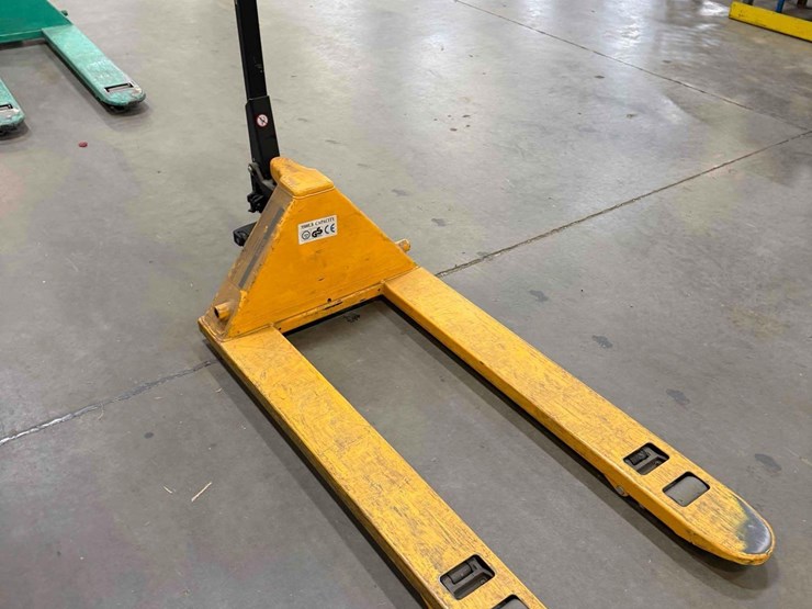 manual-pallet-jack-image-3