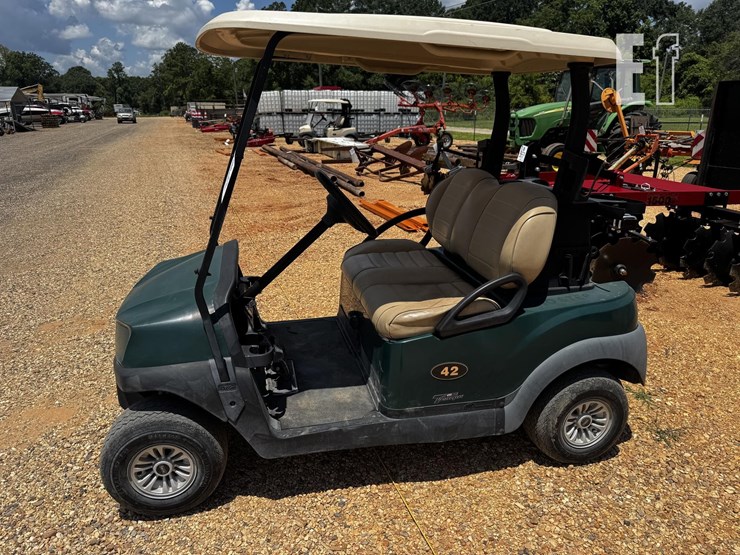 2019-club-car-2-seat-electric-golf-cart-image-1