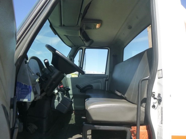 2007-international-durastar-4400-image-9