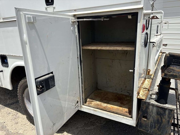 2016-ford-f450-image-16
