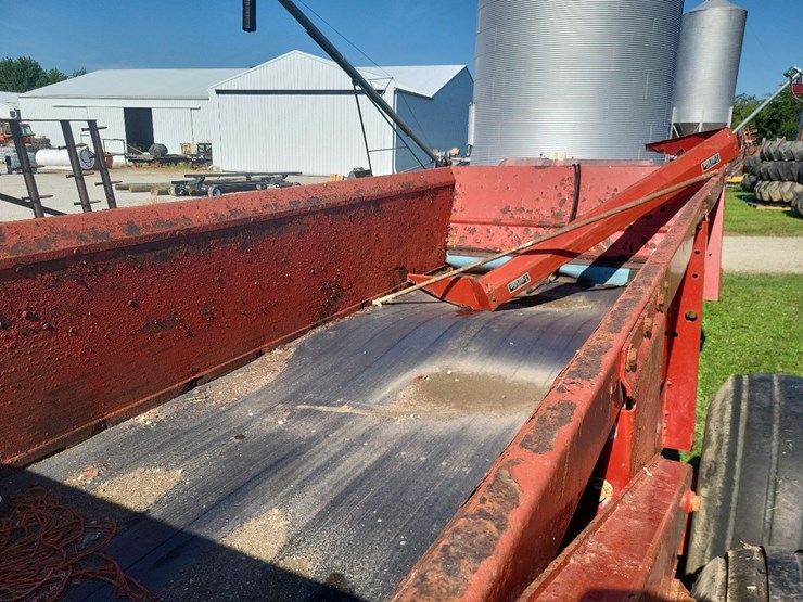new-holland-195-image-25