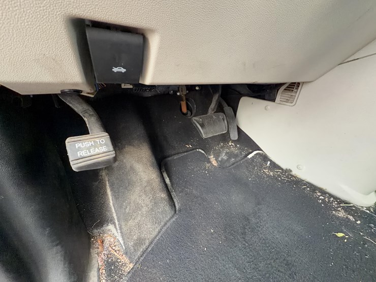 2014-dodge-grand-caravan-image-21
