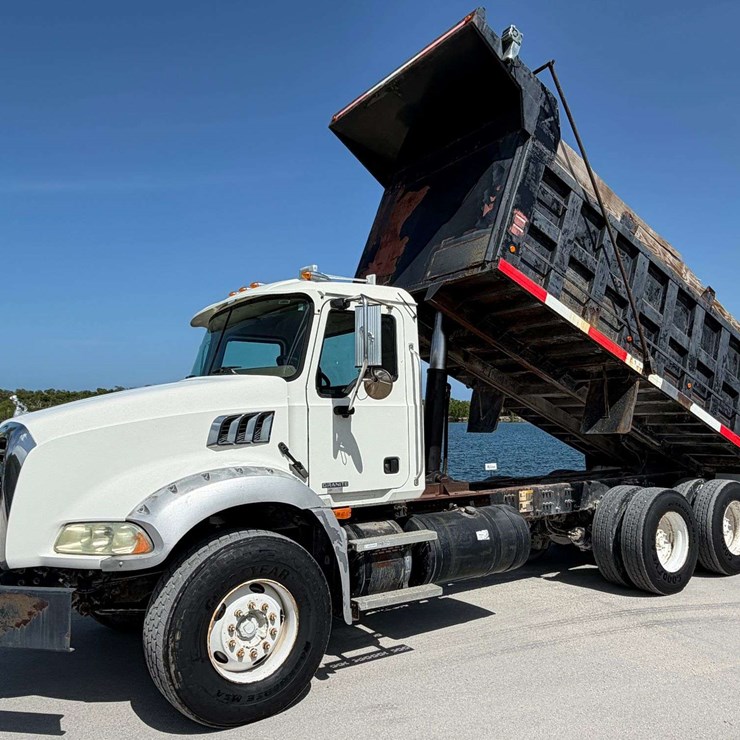 2006 MACK GRANITE CT713