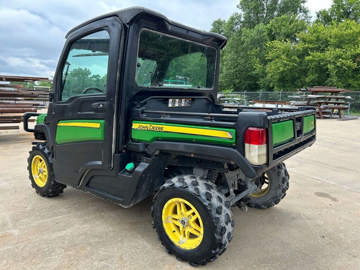 2019-john-deere-gator-image-5