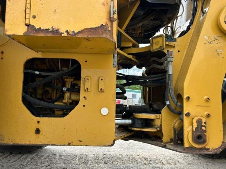 2016-caterpillar-938k-image-37