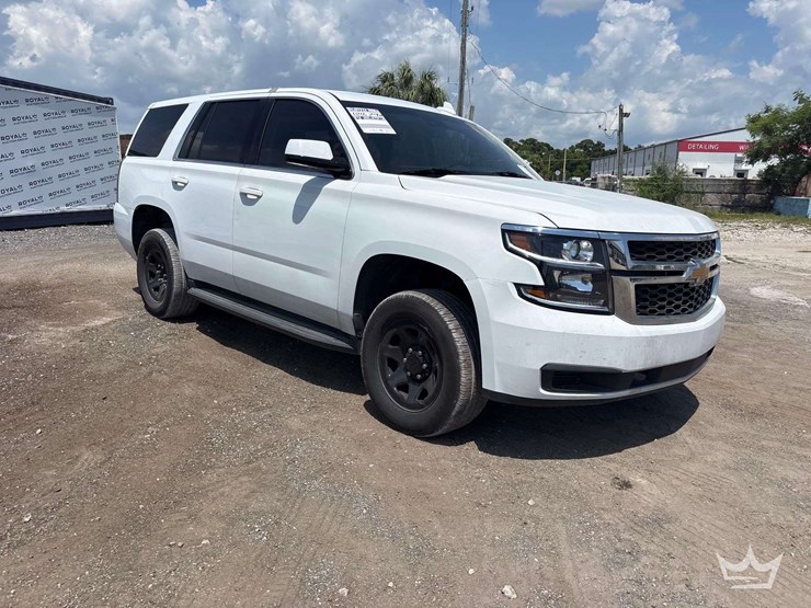 2019-chevrolet-tahoe-image-2