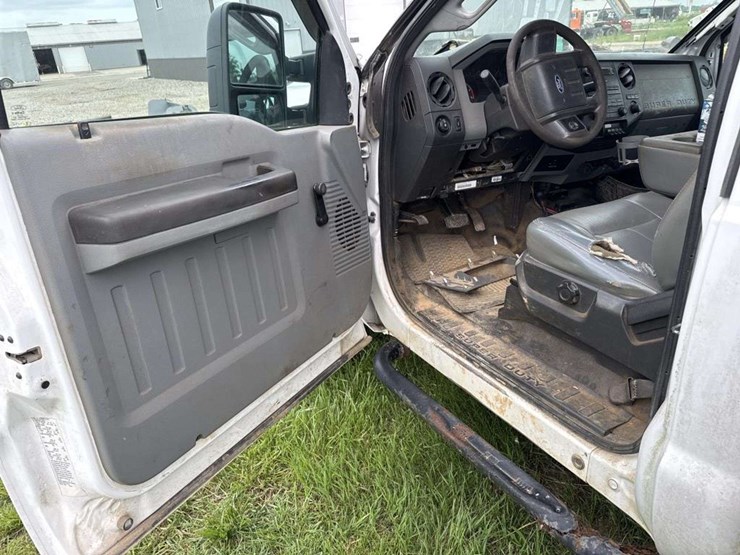 2012-ford-f350-image-8