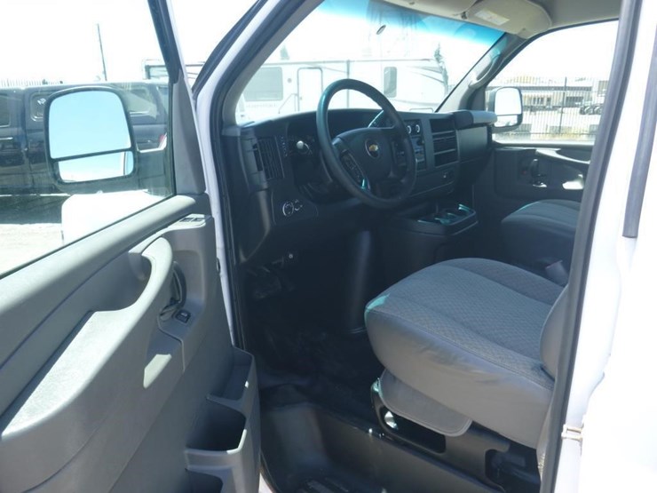 2014-chevrolet-express-2500-image-6