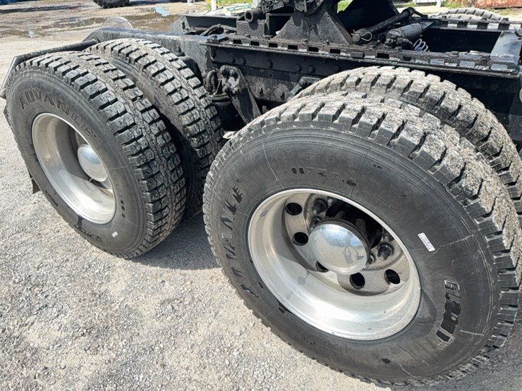 1999-kenworth-t800-image-38