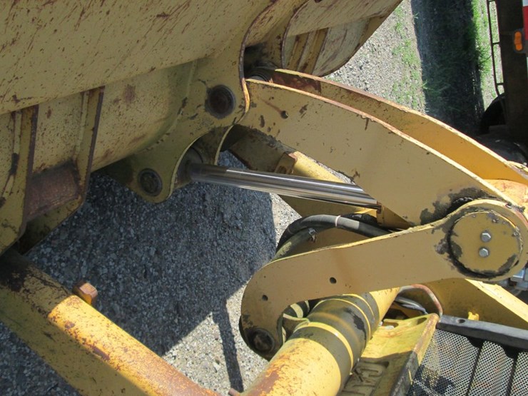 2004-caterpillar-420d-image-30