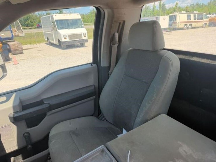 2016-ford-f550-xl-image-13