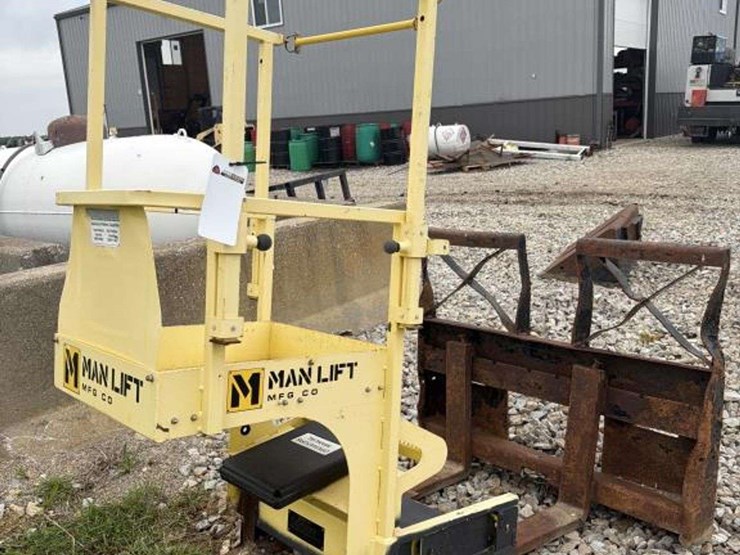 man-lift-attachments-image-5
