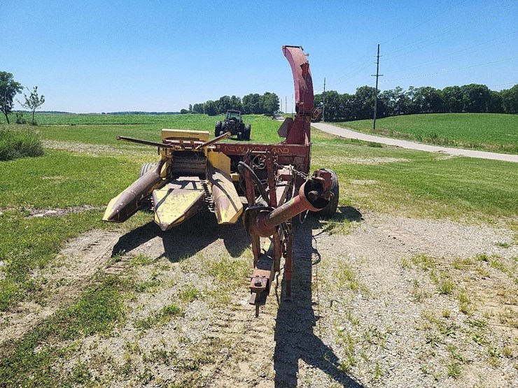 new-holland-890-image-8