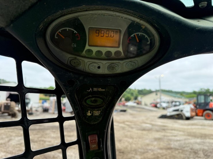 2022-bobcat-t550-image-23