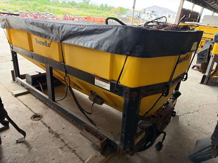 snow-ex-sp-9300-8ft-salt-spreader-image-9