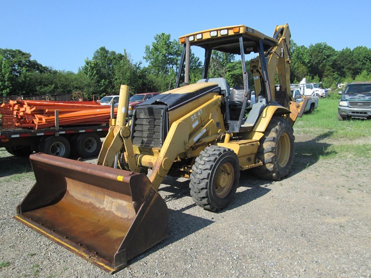 2004-caterpillar-420d-image-1